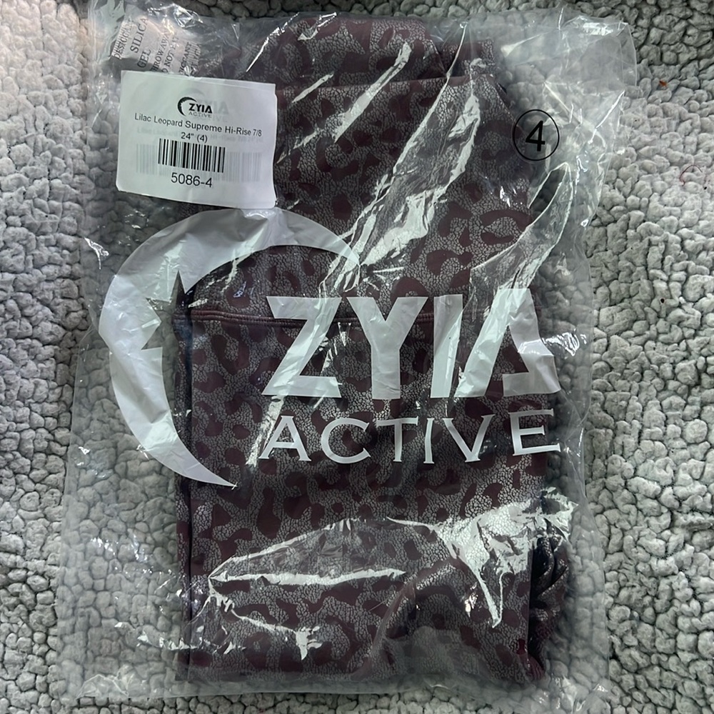 Zyia leggings